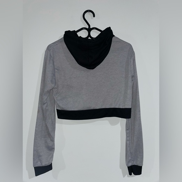 Grey Cropped Hoodie 👌🏾 - Picture 2 of 2